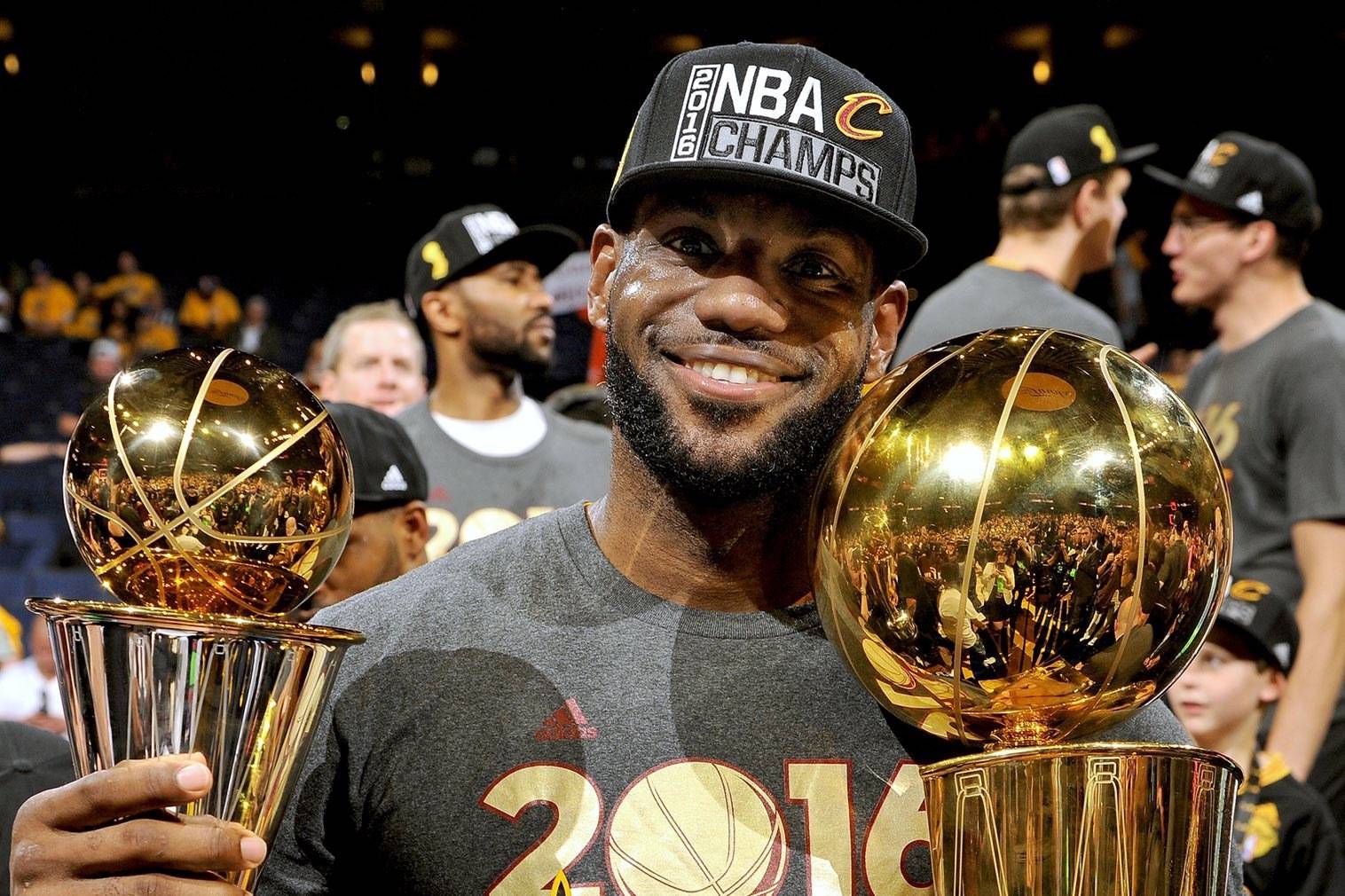 德媒：拜仁曾愿意放走格雷茨卡，帕利尼亚离开后前者确定留队（德媒：拜仁一度愿意放走格雷茨卡，帕利尼亚离队后他已确定留队）