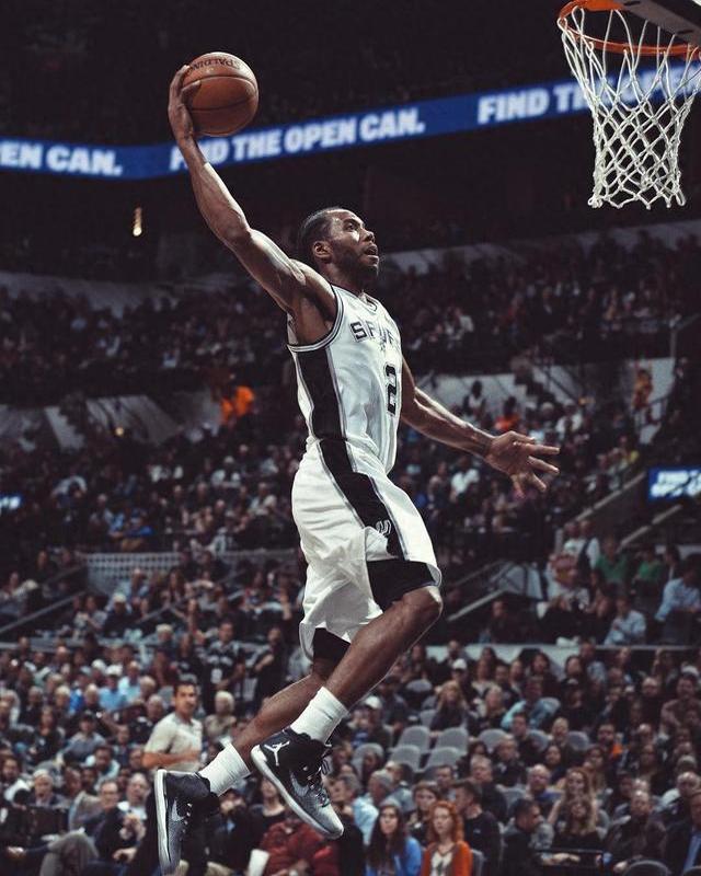 文班谈进攻选择的改进：主动冲击篮筐，不能轻易后仰跳投（文班谈进攻调整：更主动攻筐，避免轻易后仰跳投）