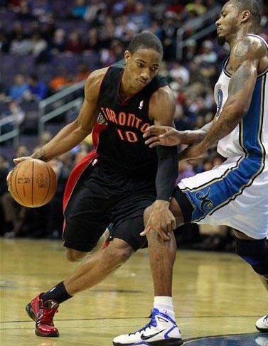 德甲战报：昂达夫戴帽+绝平，多特蒙德3-3斯图加特（德甲快讯：昂达夫上演帽子戏法压哨扳平，多特蒙德3-3战平斯图加特）