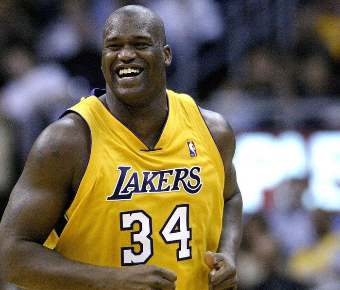 李嗣镕姐弟俩观战足协杯决赛，姐姐晒明媚穿搭，与张稀哲合影（李嗣镕姐弟亮相足协杯决赛现场，姐姐晒活力穿搭并与张稀哲合影）