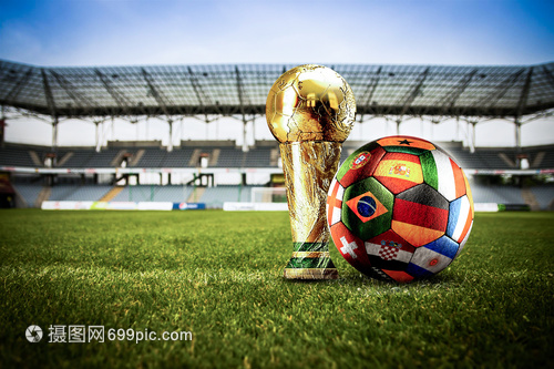 孔帕尼：过去两次对阵巴黎对于中立球迷来说也非常有意思（孔帕尼：前两次与巴黎交锋同样精彩，令中立球迷大呼过瘾）