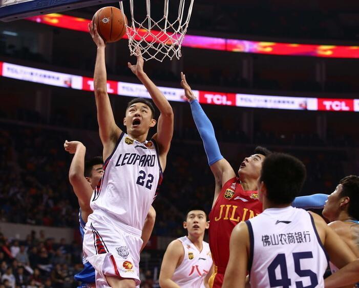 英媒：伊萨克重伤迫使利物浦调整策略，冬窗不会放走萨拉赫（英媒：伊萨克重伤令利物浦调整方案，冬窗不考虑放行萨拉赫）