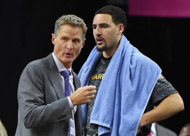 三连冠！上海海港加冕2025赛季中超冠军，摘下队史中超第四星（2025中超封王！上海海港成就三连冠，队史第四星点亮）