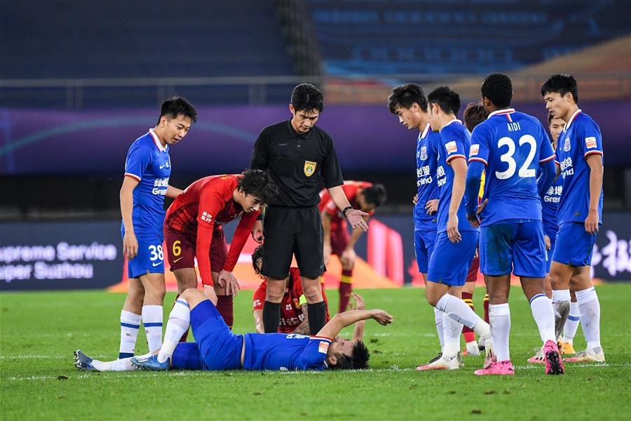 米切尔展现火热手感，三分球助力骑士反超（米切尔三分火力全开，助骑士完成反超）