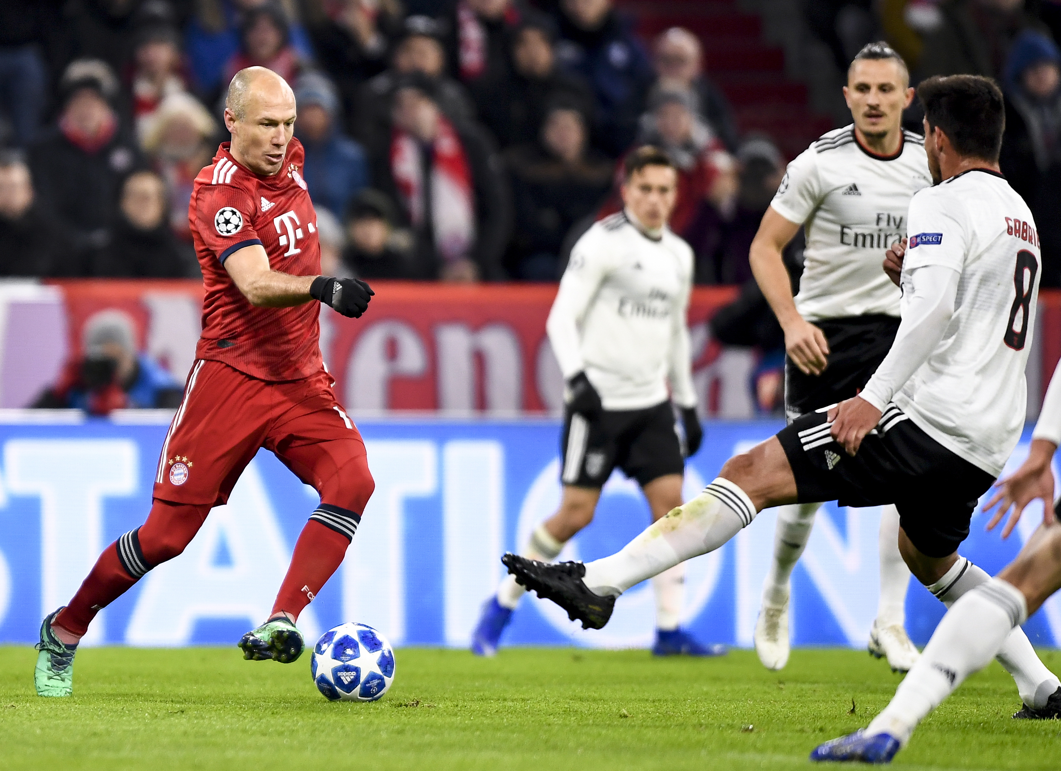 足球又一次让人泪目（绿茵再度催人泪下）