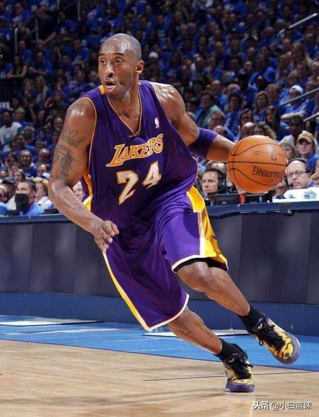 他这次传球完全是大师级别（这一脚传球堪称大师手笔）