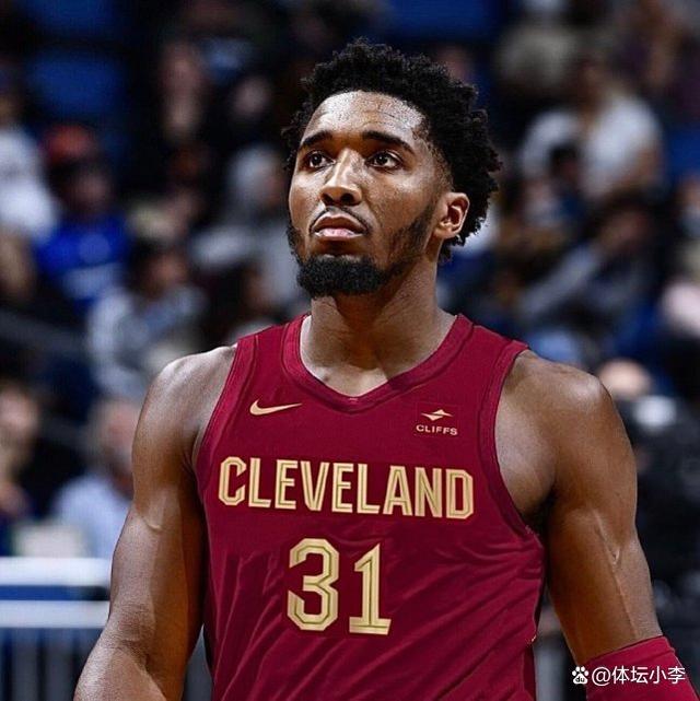 比赛集锦：利雅得胜利4-1赛哈特海湾，C罗献精彩倒钩（C罗倒钩闪耀，利雅得胜利4-1大胜赛哈特海湾｜比赛集锦）