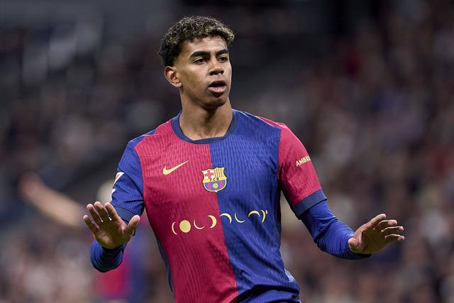 西甲半场：纳瓦罗、N.威廉姆斯建功，毕尔巴鄂2-0莱万特（西甲半场战报：毕尔巴鄂2-0领先莱万特，纳瓦罗与N.威廉姆斯破门）