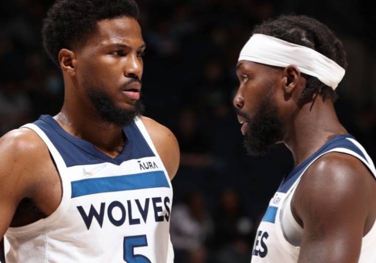 福克斯：我们专注于防守 任何人都可以站出来引领进攻！（福克斯：防守优先，进攻领袖可以是任何人）