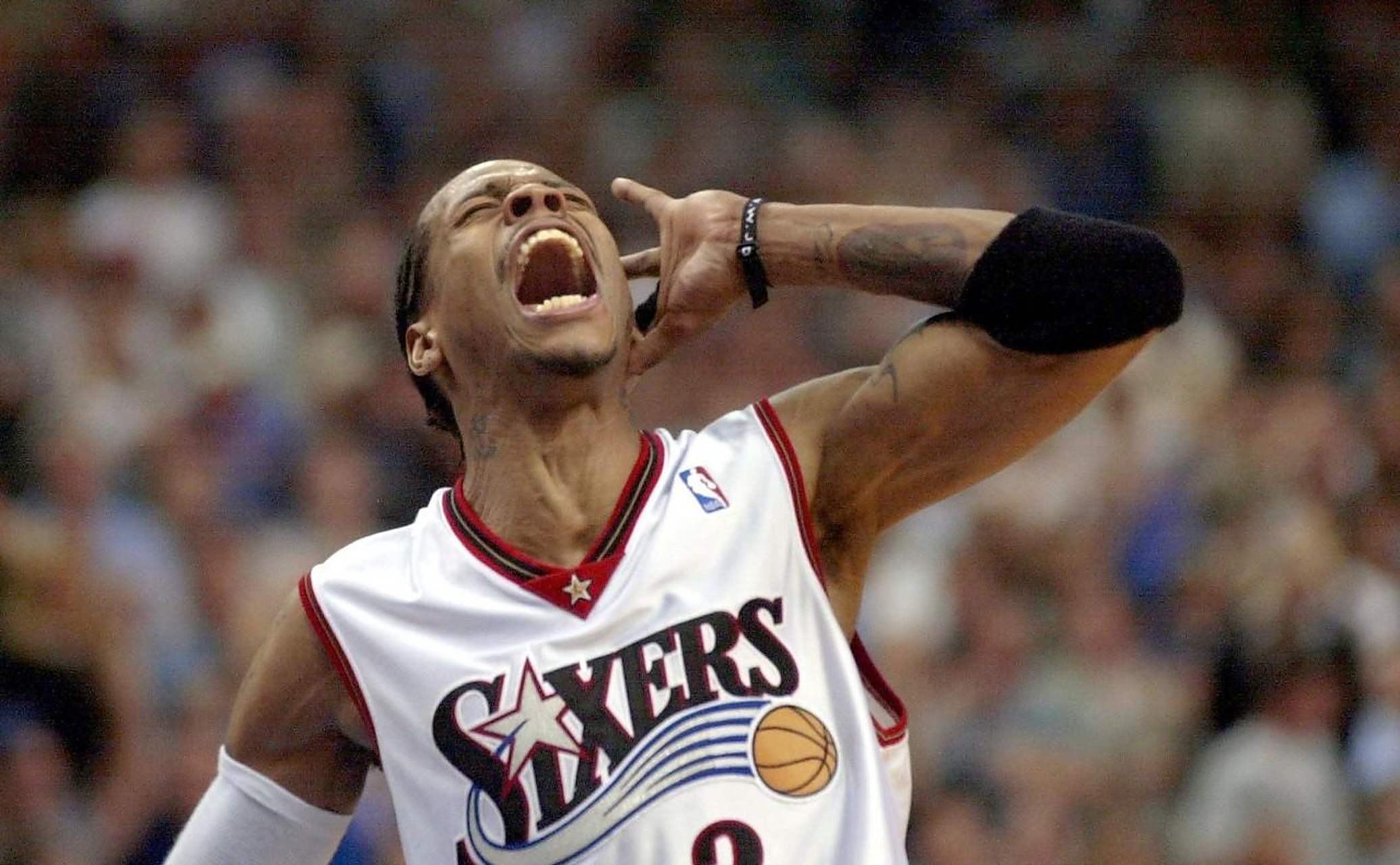 半场战报：汉堡1-0斯图加特，格拉策尔破门（半场：汉堡1-0领先斯图加特，格拉策尔建功）