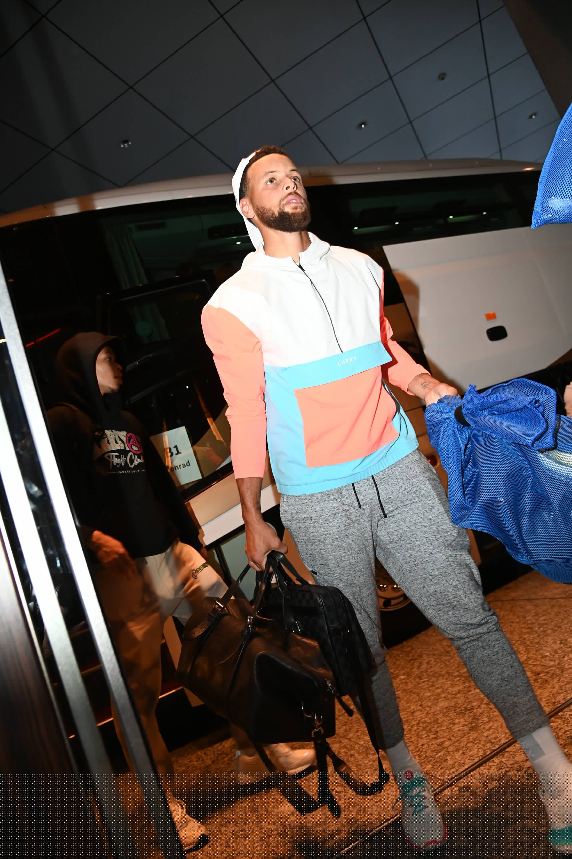 西班牙vs格鲁吉亚全场：控球率61-39，射门10-5（西班牙对格鲁吉亚全场数据：控球61%-39%，射门10比5）