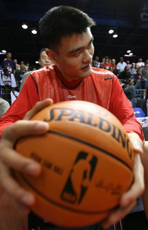 尤文vs帕福斯：伊尔迪兹搭档戴维，洛卡特利、坎比亚索出战（尤文战帕福斯：伊尔迪兹携手戴维，洛卡特利与坎比亚索出战）