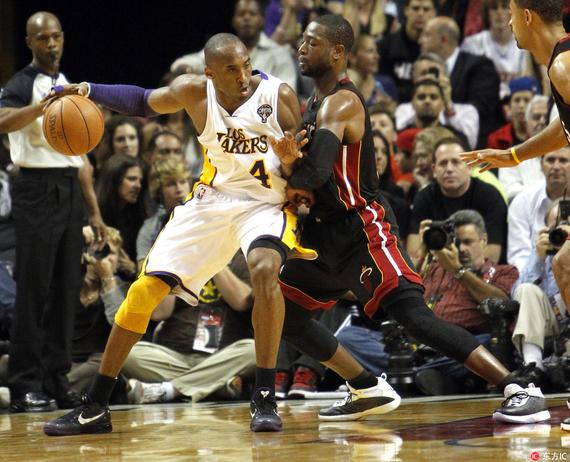 足球欧洲俱乐部频繁爆冷，球迷：本赛季太刺激（欧洲足坛冷门迭出，球迷直呼本季过瘾）