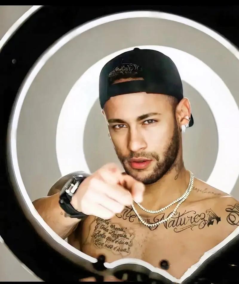 各区域场均得分王：弧顶-库里 左右45°中距离-KD 右侧中距离-小卡（各点位场均得分之王：弧顶库里，左右45°中距离KD，右侧中距离小卡）