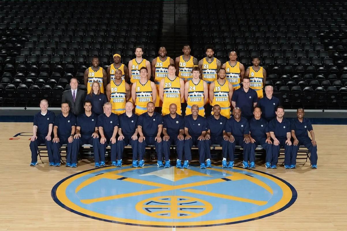 球星连续命中高难度投篮（球星高难度投篮连中）