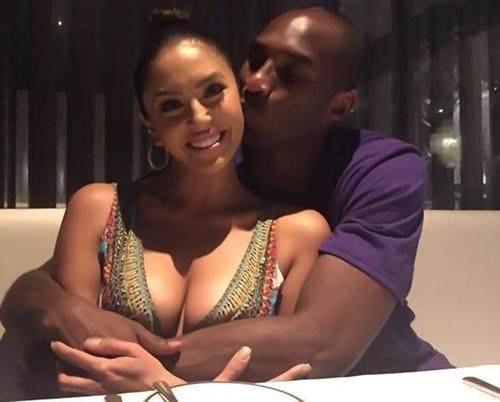 科贝记者：阿隆索在雅典主动和维尼修斯等球员改善关系（COPE记者：阿隆索在雅典主动修复与维尼修斯等球员的关系）