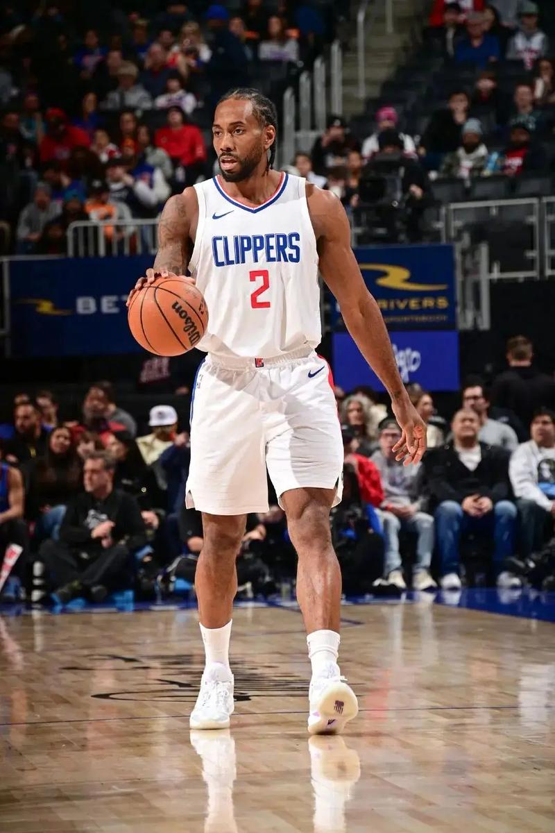 巴媒：内马尔左膝疼痛，或将缺席桑托斯的下一场比赛（据巴媒报道，内马尔左膝不适，可能缺席桑托斯下轮比赛）