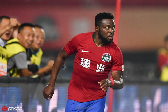 怀特塞德：球队的目标是赢得总冠军 我想成为年度最佳防守球员（怀特塞德称球队剑指总冠军，自己盼摘年度最佳防守球员）