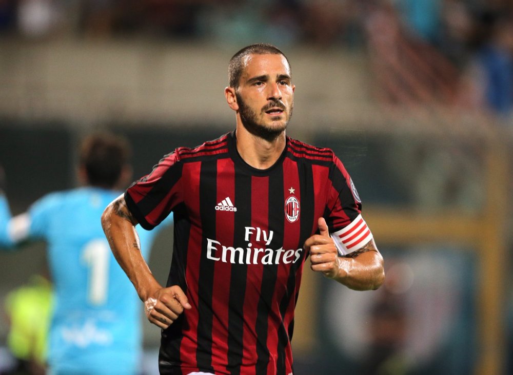 上一次对阵安哥拉：梅西斯卡洛尼替补登场，阿亚拉百场（上回交锋安哥拉：梅西、斯卡洛尼替补亮相，阿亚拉完成百场里程碑）