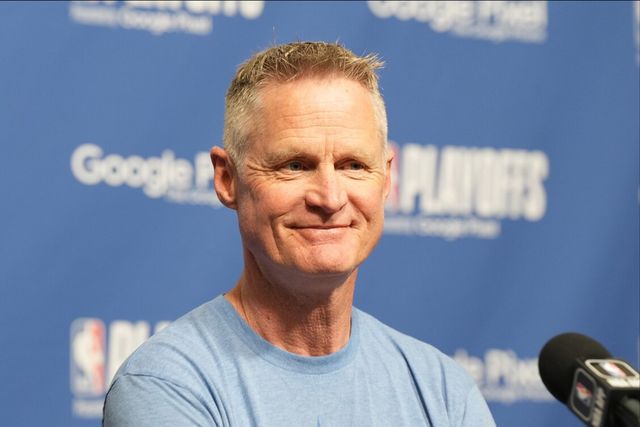 足球国足热身赛表现积极，主帅称进步肉眼可见（国足热身赛态势向好 主帅：进步一目了然）