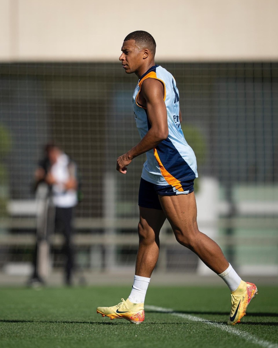 英超官方宣布通过新的财政平衡法案，新版工资帽规则未通过（英超官宣新财政平衡方案获批，工资帽新规未获通过）