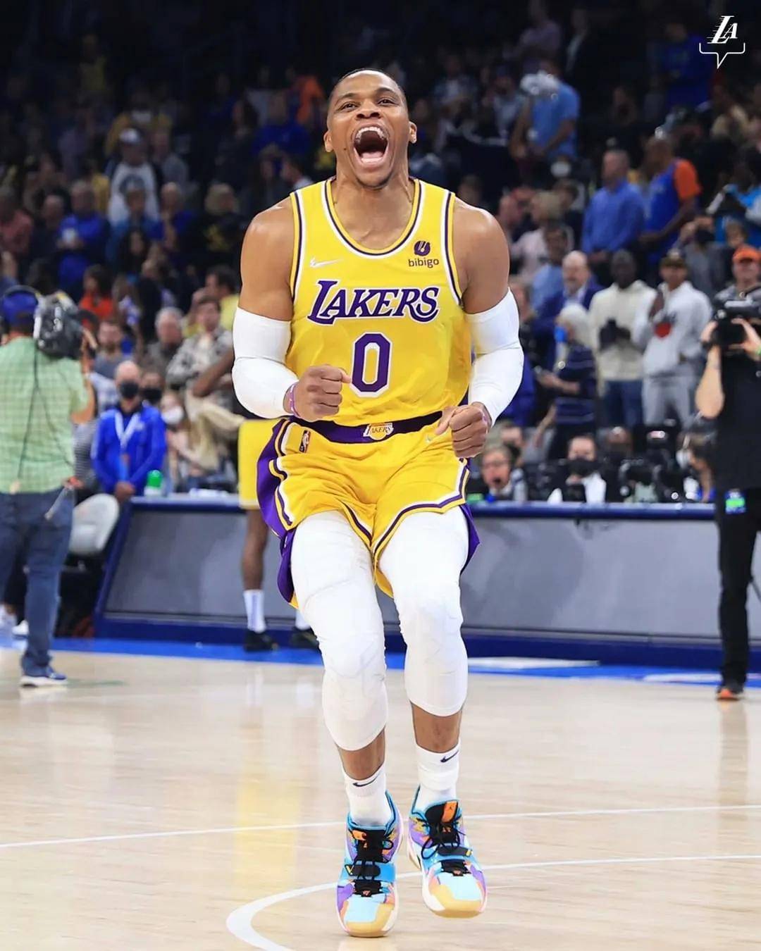 首秀状态不错！赵睿9中4拿到10分4助，正负值+18（首秀表现亮眼！赵睿9投4中砍下10分4助攻，正负值+18）